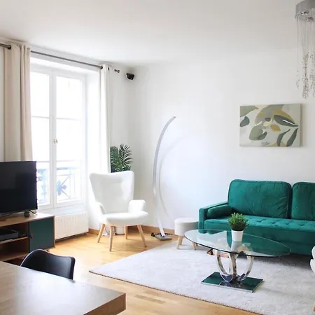 דירה Spacious Duplex In The Heart Of פריז