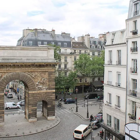 דירה Spacious Duplex In The Heart Of פריז