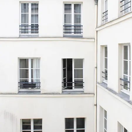 Spacious Duplex In The Heart Of * Paris