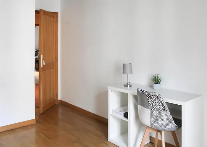 Apartamento Spacious Duplex In The Heart Of *